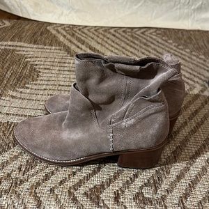 Gently Used! Dolce Vita Booties!